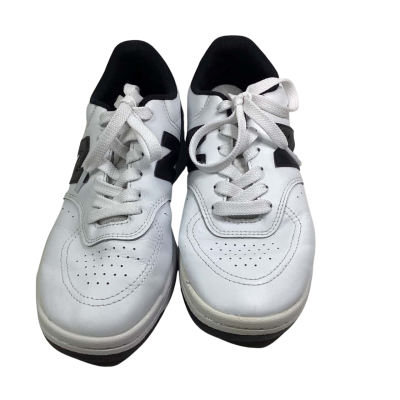 New Balance Kids Black/ White Sneaker Size 7US