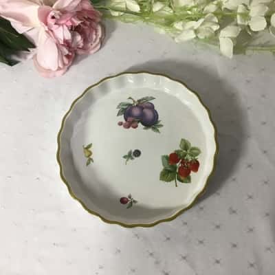 Wedgwood "Fruit Sprays" Scalloped Edge Quiche Dish