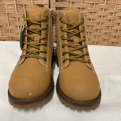 NIB Grosby Childrens Boots Size 2 Boys Girls Kids Outdoors 