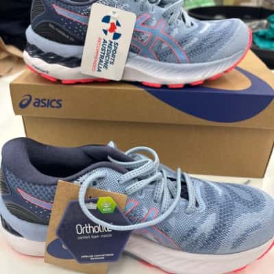 Bnwt Womens  Gel Nimbus