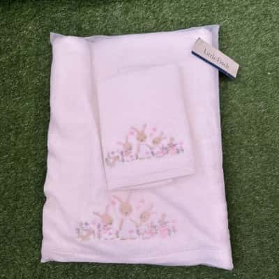 Little Finch Kids Bath Towel & Washer (New)
