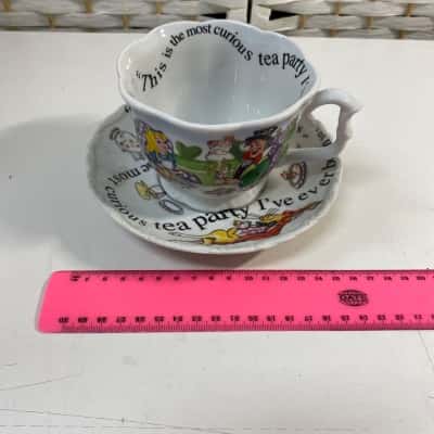 CARDEW DESIGN ALICE IN WONDERLAND BREAKFAST CUP & SAUCER