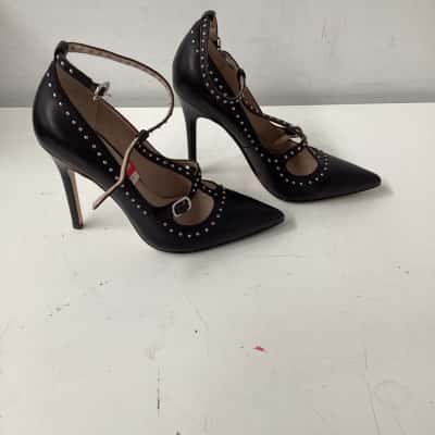 Wittner Womens  Size 35  Black  with silver studs heels