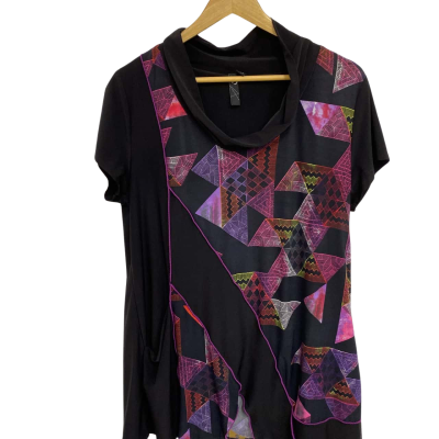 Taking Shape Womens  Size 12 Black  / Pattern Top