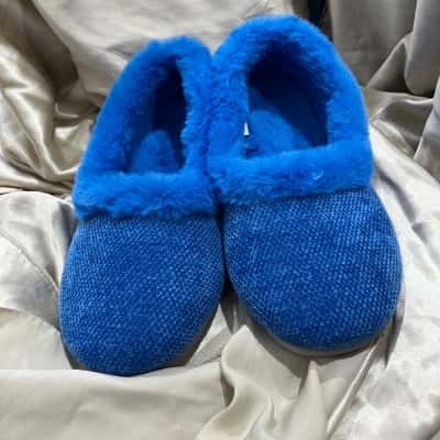 Homyped Womens  Size 7 Slippers/Flats Blue 