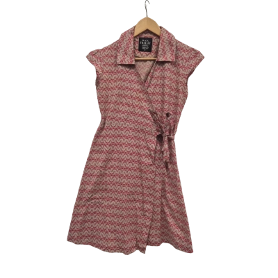 Black Friday Womens  Size 8 Beige Red Cat Pattern Dress