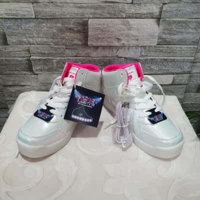 Skechers Kids energy light shoes Size US 4 Shoes Pink  / White bnwt cord included