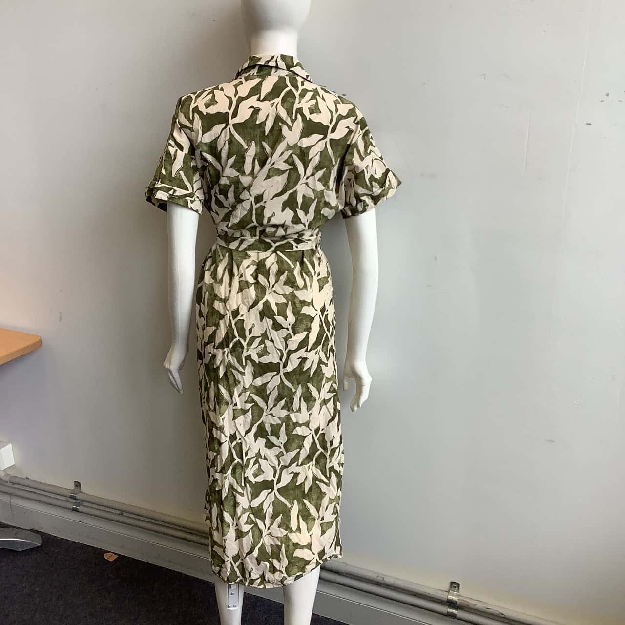 Zara Women's Size S Short Sleeved Midi Dress Green & Beige Floral print (s)  - Used Very Good | Salvos Stores