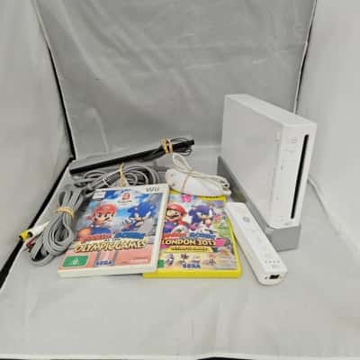 Nintendo Wii Console Mario & Sonic at the Olympic Games Bundle