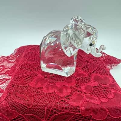 Vintage Retired Swarovski Crystal Elephant With Metal Tail