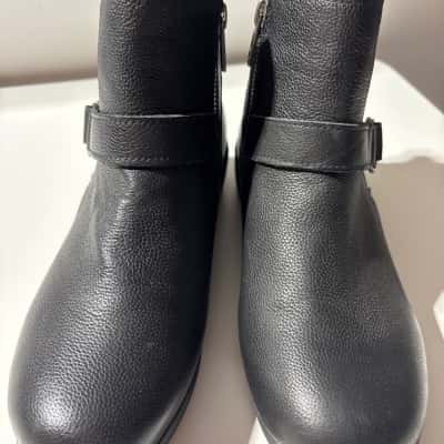 Skechers Women’s - Size 7 Boots - Black  