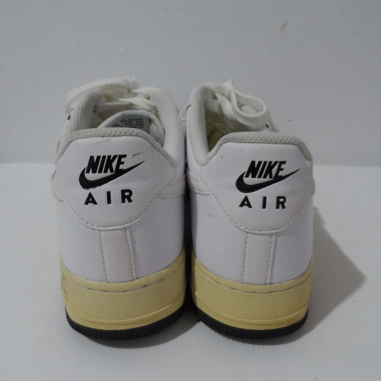 Nike Air Size 9 White Unisex/Mens/Womens Joggers(s)