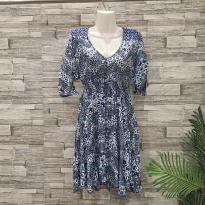 Jaase Womens  Size S Casual Dress / Midi Dress / Short Sleeve Dress  Blue / Floral / Pattern / White 