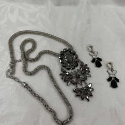  Stunning Black & Silver Sparkly Gemstone Woman's Earrings / Necklace Combo