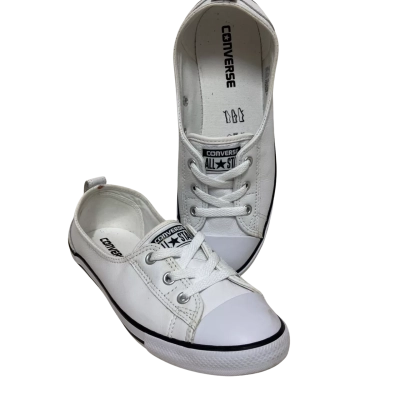 Converse Chuck Taylor’s Women's  Size 8 White 