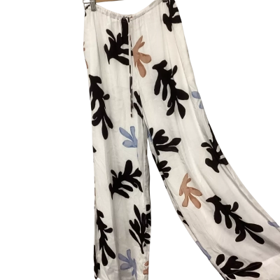 Monrenn Womens  Size 8 Flared Pants Pattern / White 