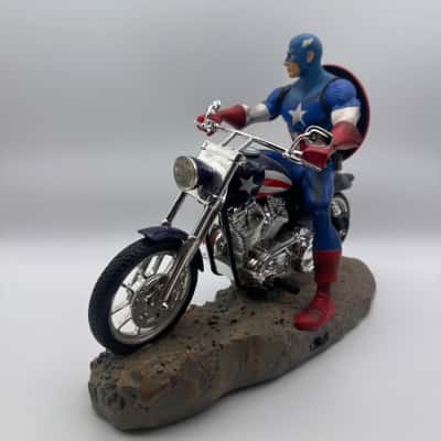 Bradford Exchange Marvel 1/7 Scale Captain America on Motorbike Figure 