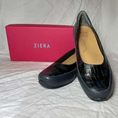 Ziera Size 40 Flats Navy Blue 