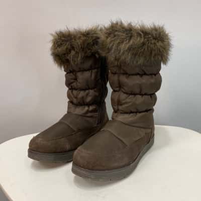 Skechers Womens  Size 9 Furry Winter Boots Brown 