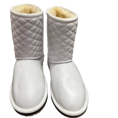  New With Tags FD UGG AUSTRALIA Women’s Size 7 Boots Sheepskin Upper Rubber Sole White  RRP: Between $169 to $220