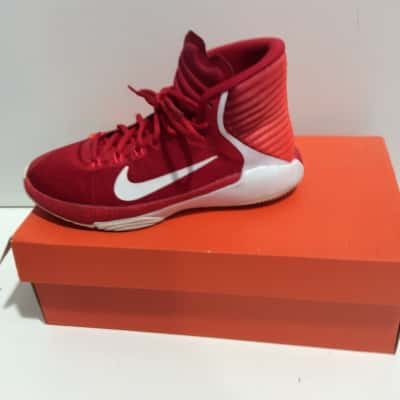 Nike Unisex  Size 5 Sneakers Red / White 