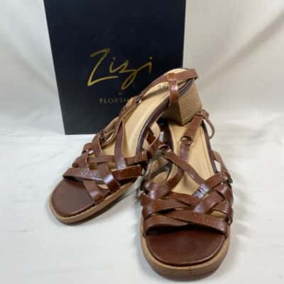 Florsheim Womens  Size 39 Sandals Brown 