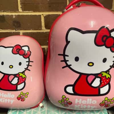 Hello Kitty Small Suitcase & Back Pack Set