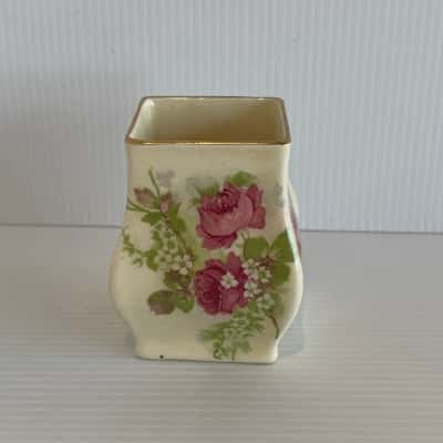 Vintage Royal Doulton Specimen Vase or Toothpick Holder