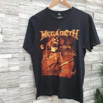 Gildan  Mens  Mega death Size M Short Sleeve T-shirt Black  / Brown / Yellow 
