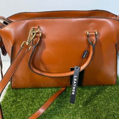 Womens Allure faux leather handbag