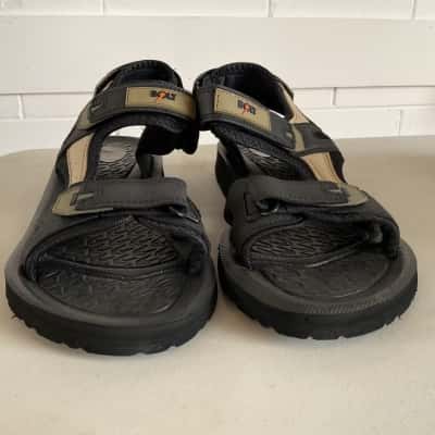 New Bolt Mens Size 13 Sandals Black With Cream Trim