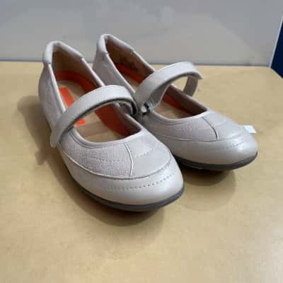 Hush Puppies Womens Size 38 Cream / Orange 