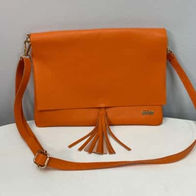 BNWOT Zita Broolz Womens Medium Leather Shoulder Bag Orange 