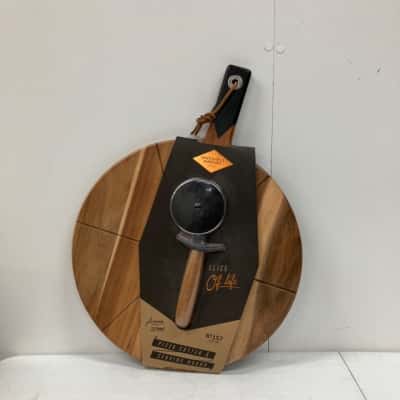 Gentleman’s Hardware Slice Of Life Acacia Wood Pizza Cutter & Serving Board 