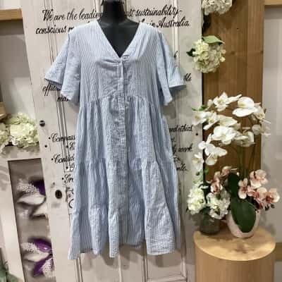 JOOP & GYPSY BRAND! NWOT 100% COTTON BABYDOLL TIERED MIDI DRESS! Womens  Size 10 Babydoll Dress / Midi Dress / Short Sleeve Dress  Blue / Pattern / Pinstriped / White 
