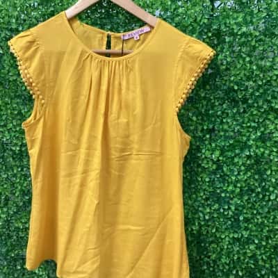 Review Womens  Size 12 Blouse Yellow 