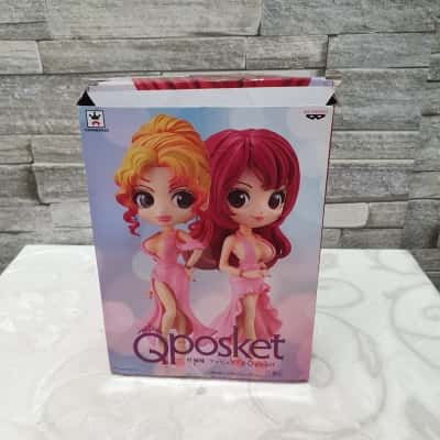 Qposket figurine