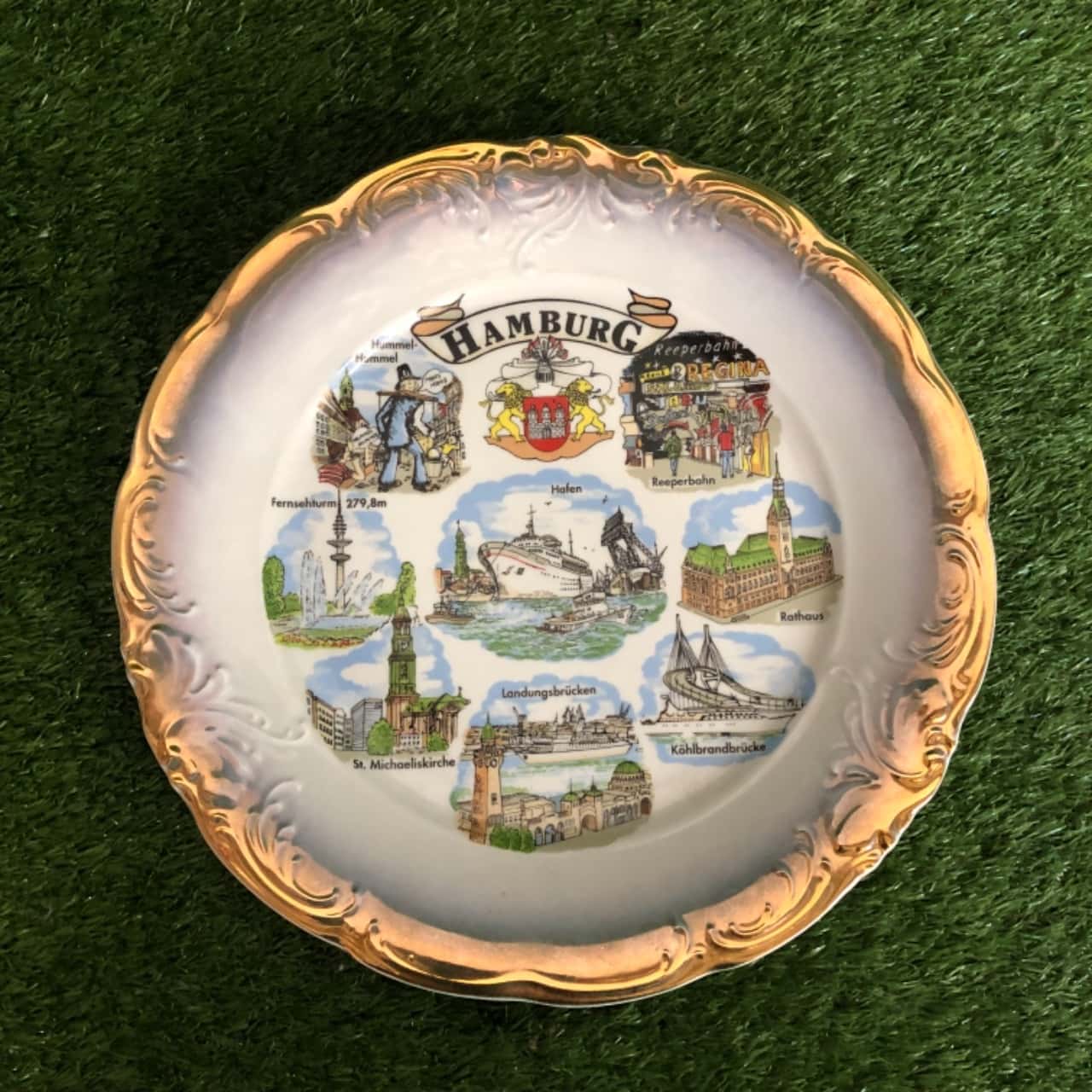 Hamburg Souvenir Plate With Gold Trims s hamburg-souvenir-plate-with-gold-trims-s