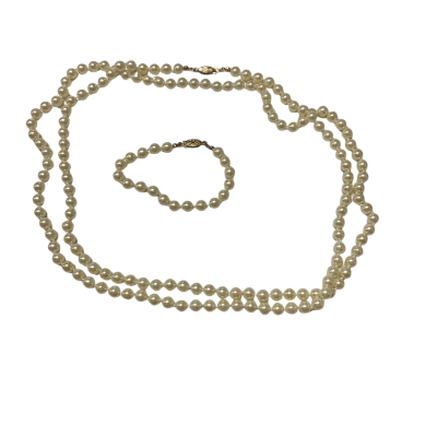 Avon Fashion Womens  faux Pearl necklace and matching bracelet