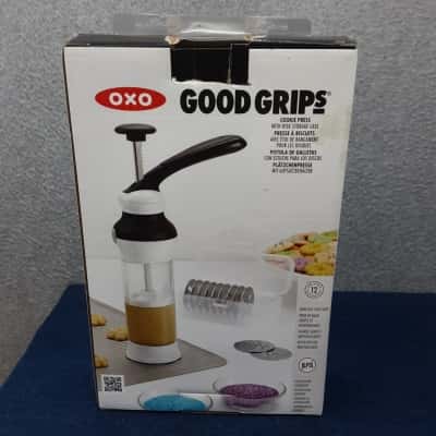 Oxo Good Grips  Cookie Press with 12  Added Disks in Various Designs