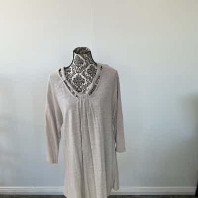  Womens  Size S 3/4 Sleeve Top Beige 