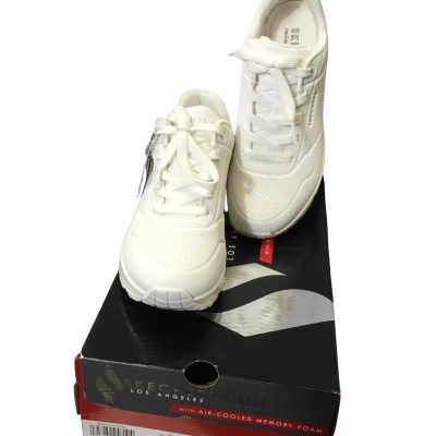 Skechers Stand On Air Womens  Size 7 Sneakers White 