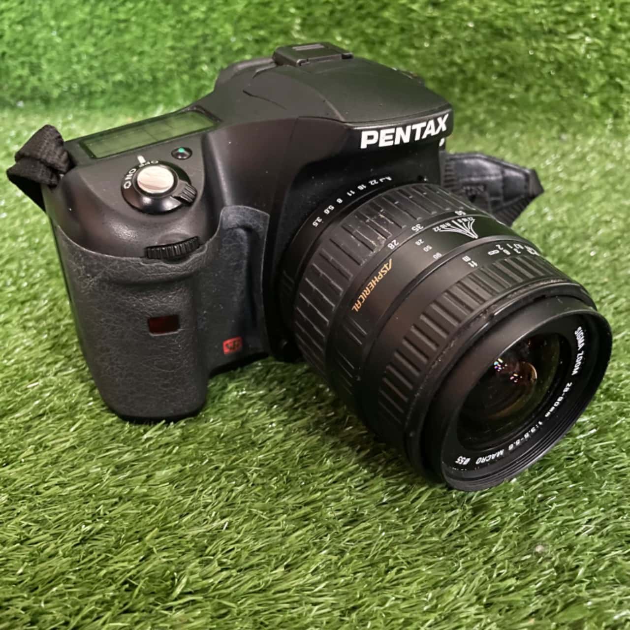Pentax K10D DSLR Camera w/ Sigma 2890mm f3.55.6 Lens(s)