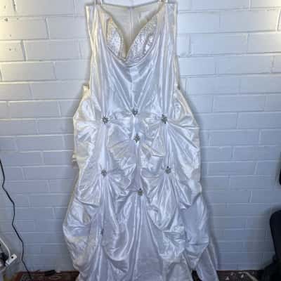  Womens  Size 16 Wedding Dress 