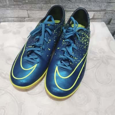 Nike Mens  Size 10 Blue/ Yellow Indoor Soccer Shoe 