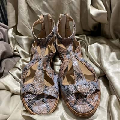 Midas Womens  Size 38 Sandals Animal print 