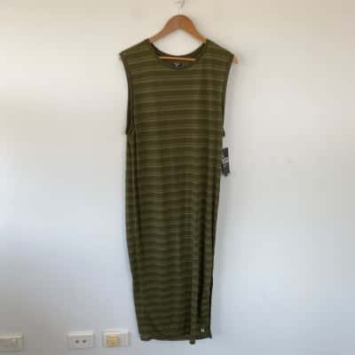 Dri Fit / Hurley / Nike Green Striped Sleeveless Midi Dress  Size L 