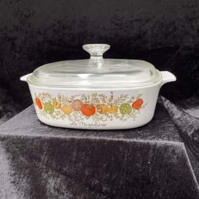 Vintage Corning Ware Casserole and Lid 2L.
