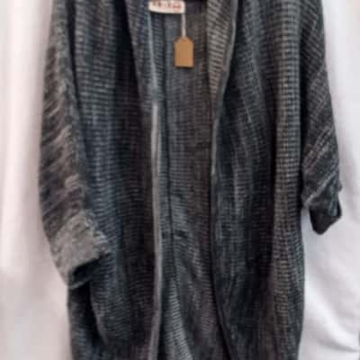 Cable Melbourne Womens  Size S/M Cardigan Black  / Grey 