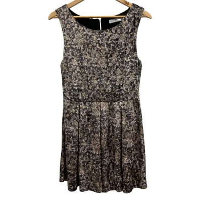 Quirky Circus Womens  Size 14 Sleeveless Dress Pattern 